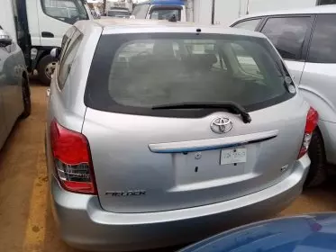 Toyota Fielder 