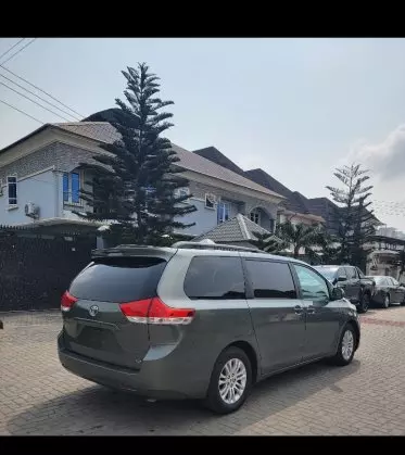 Toyota Sienna