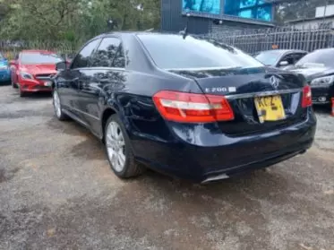 Mercedes-Benz E250