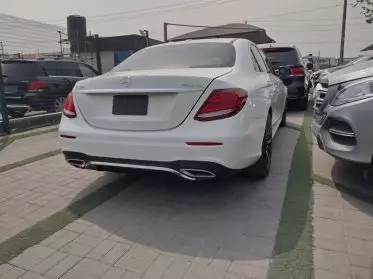Mercedes-Benz E 300