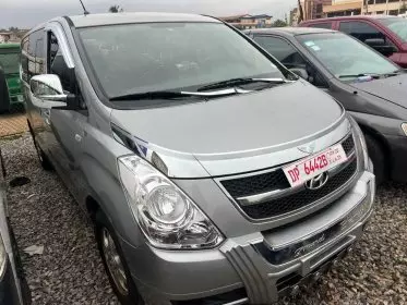 Hyundai H-1 Starex