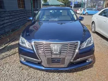Toyota Crown Royal saloon