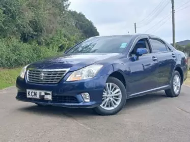 Toyota Crown Royal saloon 
