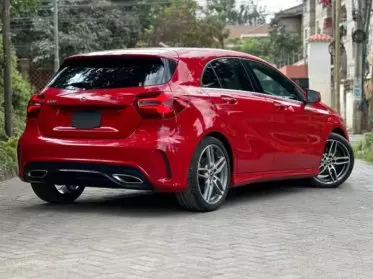 Mercedes-Benz A 180