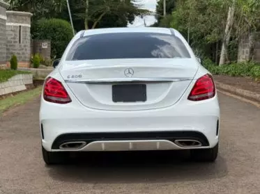 Mercedes-Benz C200
