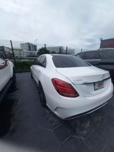 Mercedes-Benz C 400