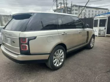 RANGE ROVER HSE LR4