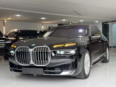 BMW 735