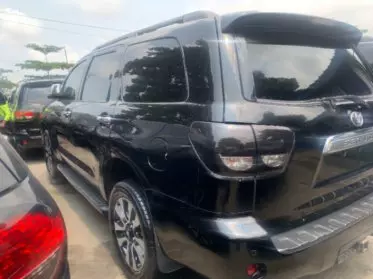 Toyota Sequoia