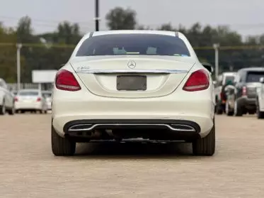 Mercedes-Benz C200