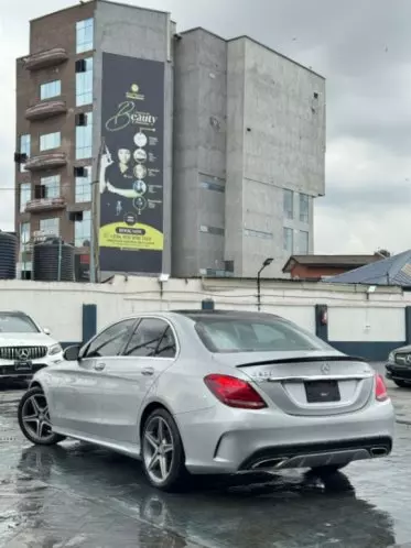 Mercedes-Benz C 300