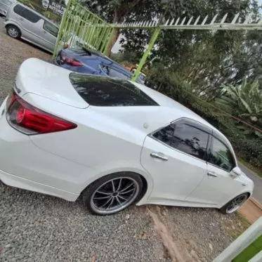 Toyota Crown Athlete 