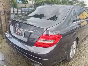 Mercedes-Benz C 300