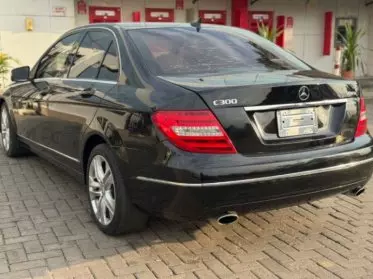 Mercedes-Benz C 300