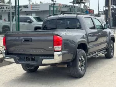 Toyota Tacoma