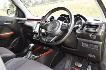 SUZUKI Swift
