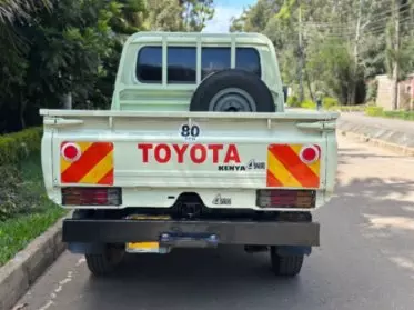 Toyota Land Cruiser Pick Up