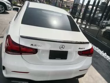 Mercedes-Benz A 220