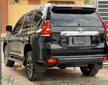 Toyota Landcruiser 300 VXR