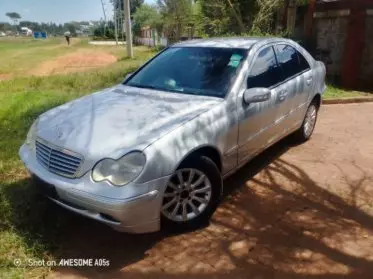 Mercedes-Benz C 230