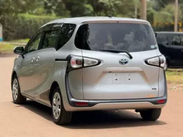 Toyota Sienta Hybrid