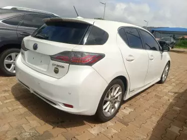 Lexus CT 200h
