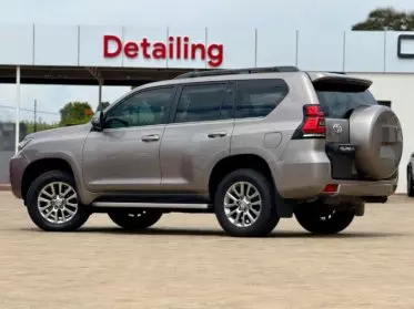 Toyota Land Cruiser Prado VX.L