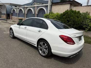 Mercedes-Benz C 300
