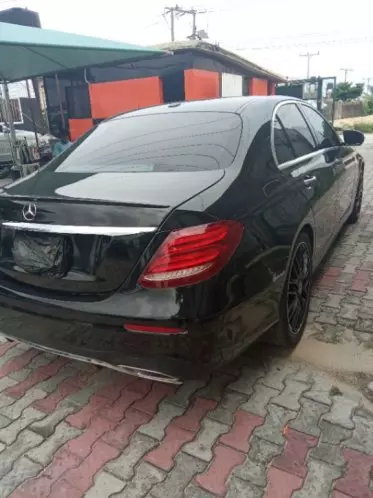 Mercedes-Benz E 300