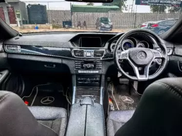 Mercedes-Benz E250