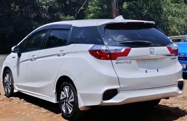 Honda Fit shuttle hybrid