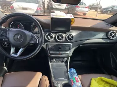 Mercedes-Benz GLA 220
