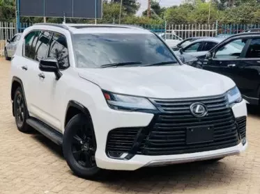 Lexus LX 600