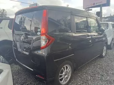 Daihatsu Boon 