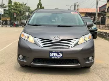 Toyota Sienna