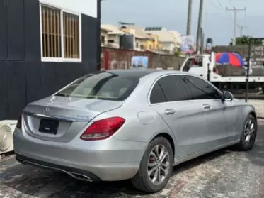 Mercedes-Benz C 300