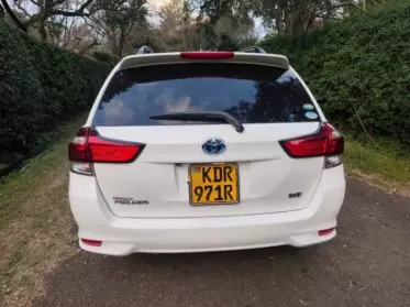 Toyota Fielder hybrid 