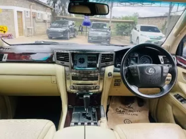 Lexus LX 570