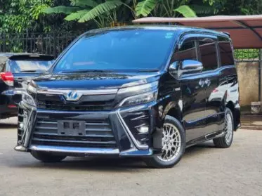 Toyota Voxy Hybrid