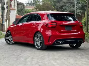 Mercedes-Benz A 180