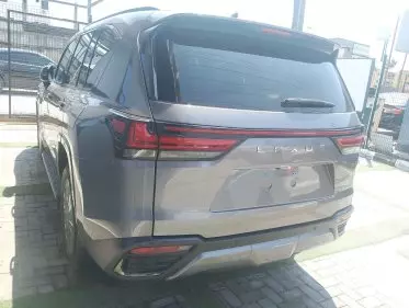 Lexus LX 600