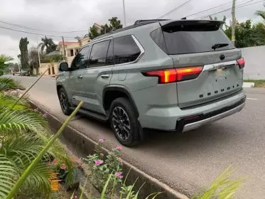 Toyota Sequoia