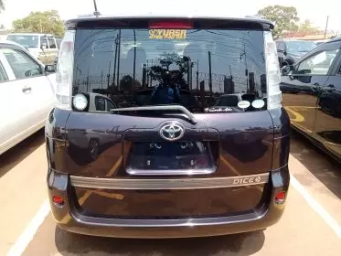 Toyota Sienta