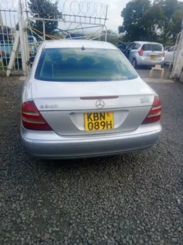 Mercedes-Benz E250