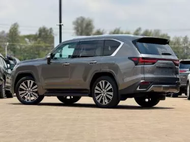 Lexus LX 600