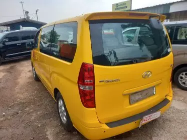 Hyundai H-1 Starex