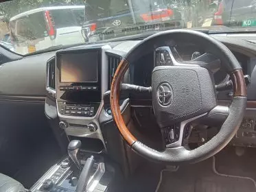 Toyota Land Cruiser V8