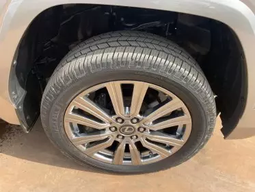 Lexus LX 600