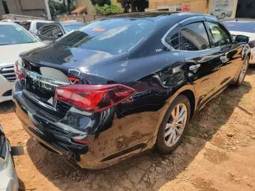 Nissan Fuga Hybrid