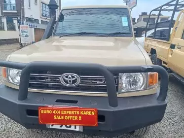 Toyota Land Cruiser 79 Single Cabin